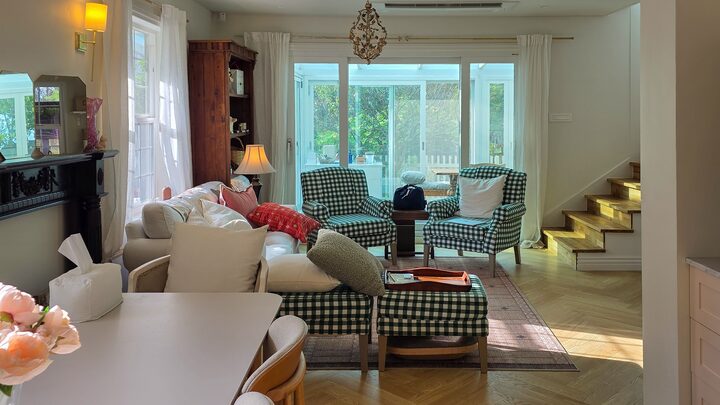 short form carousel card thumbnail