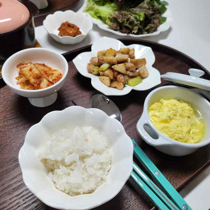 #大好きな愛情 

🍚着たことがなくても…技量がなくても😭
きれいなボウルに入れると🍽️
普通の一食も✨特別になると思います✨
まるで誰かが私をおもてなししてくれるような気分🫶



＃おにぎり＃クックウェア＃少し幸せ＃毎日の記録＃夕食の上＃かわいいテムベスト＃かわいいボウル＃1食 
