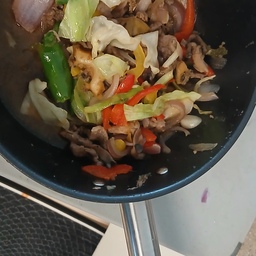 #일상기록 
이모네가 놀러오셔서 전복 🥩소고기 복음  샐러드 🥗
가져오셨어엉~코다리는 배달~~
놀러오셨는지 준비해오셨는지 헤갈린다능~~~~
#점심식사 #가족과함께 #소고기요리 #전복요리 #샐러드 #챌린지 #챌린지참여 #선팔 #맞팔 
