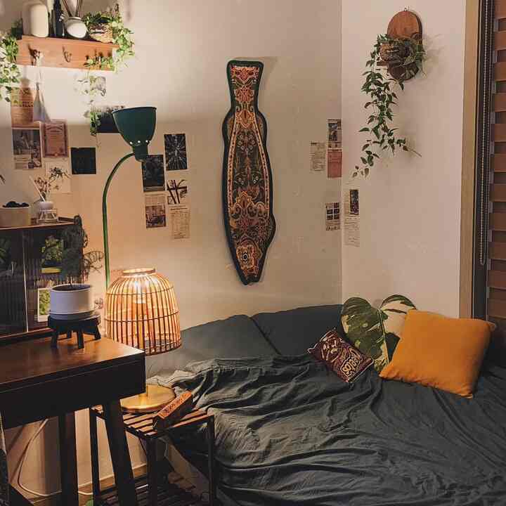#2025올해의집 I moved into a studio apartment this year after changing jobs.
I started decorating it with the intention of filling it with my favorite things, and the end of the year is already in sight! 🫠

Thanks to this home that feels so much like me, I'm adjusting well to my new job. 
Please continue to support me! 🏡

#Studio #집꾸미기 #우드 #그린 #빈티지인테리어 #소품인테리어 #크리스마스 #크리스마스트리 #일상기록 #플랜테리어 #취향