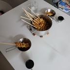 어제는 가볍게 어묵탕으로 저녁 해결이었죠ㅎㅎ
추워지니 땡깁니다..  
하림 장인라면스프에 딱 만들면 국물도 끝내줘요!!

#콘수프챌린지 #어묵탕 #어묵 #시에라컵 #모던하우스 #레티 #리바트 #저녁밥상 #겨울
#맞팔 #팔로우 