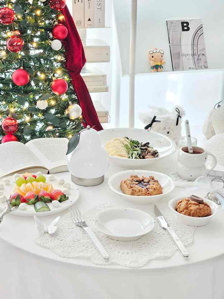 ＃今日の私たちの家3＃コンスープ記録集
貴重な贈り物で始まる幸せな一日。jpg
。
写真1-6。一つ一つ手作りして贈りました
@doyebang_wonさんの素敵な作品の上に
マイヒーリングズプレゼント（ラズベリー、イチジクのスコーン）
（レッド香、シャインマスキャット）
。
写真7-9。愛弟子のびっくり＃クリスマスプレゼント 
なんだ…センス何が起こったの？先生は誰ですか？！
큁큁 #グランハンドの香り100%酔って幸せ!!
。
写真10.愛情のあるJ様がくれた本プレゼント🤍
n回読んでもn回が鳴った本です。
一年を過ごして再び取り出しました。
。
p.s 温かい応援と愛をいただきありがとうございます。
少し残っていない今年も幸せに仕上げてください。
。
。
＃甘いダリン＃ブランチプレーティング＃クリスマス準備＃クリスマスデコ＃クリスマスデザート＃ブランチ＃クリスマス雰囲気＃年末準備＃年末雰囲気＃年末インテリア＃年末年始＃年末プレゼント＃年末パーティー＃年末ムード＃年末小物＃年末感性＃ホームパーティー