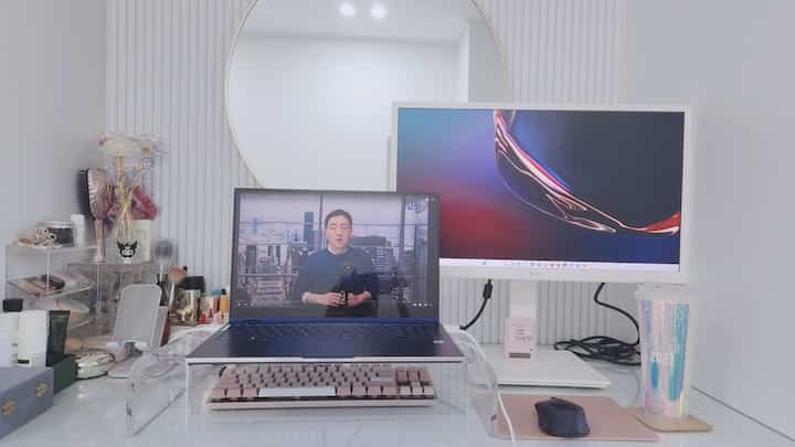 アクリル モニター台を使ったコーディネート 3