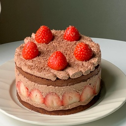 Strawberry chocolate cake🍓🍫🎂
딸기케이크가 너무 먹고 싶어서 노아이싱으로 호다닥 만들어본 딸기초코케이크🥹✨️
보들보들한 초코케이크시트에 딸기와 초코크림 조합이라니....! 맛없없이잖아요🍓❤️
#초코케이크 #딸기케이크 #케이크 #딸기 #베이킹 #홈베이킹 #cake #baking #homebaking #소통 #소통해요 #맞팔 #맞팔해요