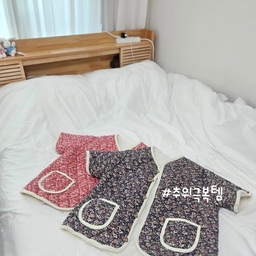#추위극복템 #김장조끼
김장때 친정엄마가 준비해준 커플조끼
누빔과 털안감으로 따스함으로 집에서 잘 입고 있어요.
반팔이라서 팔이 춥지않아 더 좋아요.
#맞팔 #일상 #침실 #꽃무늬조끼 #양털반팔김장조끼 #촌캉스룩 #겨울필수템 #인스타감성 #보온력 #레트로패션 #MZ트렌드 #가족 #빅사이즈 #오늘의가든 