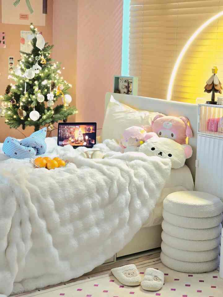 ＃寒さ克服テム＃ブランケット＃暖房テント＃ウェアラブル布団
今年の冬にもこの3つのアイテムを使用しています。
1. モングルモングルブランケット 
冬には布団の外は危険で音楽を聴き、火の中でみかんを食べます。 
休みたい居心地の良い感性照明は低く、心はゆっくり.. 
冬の夜に最適な暖かい寝室の雰囲気
寝室に陥ることができないモングルモングル極細さ柔らかいブランケット 

2.暖房費節約暖房テント 
 3年間着実に使用中の冬のアイテム 
内部の空気を外部より暖かく保つ構造で設計され、体感温度を高めてくれます。 
一定温度維持で快適でふさわしい環境を作ることができます。
屋内にアジトスペースで飾るのが好き 
暖房テント内でのみ集中的に熱を維持すると
 全体の室内温度を上げるより効率的に暖房エネルギーを使うことができ、ボイラ費の節約に役立ちました。
断熱が弱い家、外風がひどい部屋にも特に効果的です。
寒い部屋で布団を覆って寝るよりも暖房テントの中で寝るのは体感温度がしっかり暖かいです。
ワンタッチ/簡単設置タイプで手軽に広げて使えますよ

3.冬の集順が必須テム：ニトリースマートフォン毛布
毛布に腕をつけて顔だけを腕と肩まで包んでくれて 
両手だけを突き出すことができるようになっていて、優しく包むボードルボードル 
触感にふさわしいので、より家コックになるウェアラブル布団 
別名スマートフォン毛布は、ジプスンの娘が見てすぐに私のためのアイテムだと蒸した毛布です。 
親指を外すことができる袖とゆったりとしたポケット
首の後ろボタンまであり、冷気をしっかり遮断してくれます。
ボードルボードルの肌触りもとても良いです。 
ヨガが1つあれば、冬の極細サイブルは必要ありません。 
ソファからスマートフォン、スナック、リモコンまで一日中座って 
使える便利です 
寒い時や冬の間に家のコックを楽しむなら 
便利なアイテムです。

他のラグ、ホームシューズ、クッションも欠かせません。 

＃冬のインテリア＃冬の私たちの家＃冬の寝具＃ブリンケット＃冬の必需品 
＃寝室を飾る＃冬の感性＃極細サイブル＃暖房テント＃ホームシューズ
＃寝室ラグ＃収納ベッド＃ウェアラブル布団＃暖房費節約＃暖房用品
＃寝室のインテリア＃子供の部屋のインテリア＃子供の装飾＃子供の家具 
