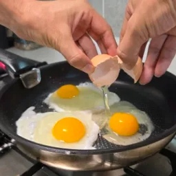 의외로 질리지 않는 우리집 단골 브런치 메뉴
쫄깃한 잉글리쉬머핀으로 만든 일상 브런치 ^^
체다치즈와 계란반숙 곁들여
커피와 시나몬 파우더 뿌린 바나나와
트리블냉동 베리를 더하면 더 꿀맛!
살림이 힘들어도
맛있으면 기분좋아 배시시~~♡♡♡
#오늘의우리집 #살림살이 #테팔 #테팔매직핸즈 #테팔후라이팬 #브런치 #홈브런치 #홈브런치메뉴 #잉글리쉬머핀 #맥모닝 #맥모닝만들기 #맥모닝빵 #홈메이드 #콘스프기록집 #콘스프기록 #채반 #체다치즈 #치즈 #브런치접시 #타원접시 #타원형접시 #오벌플레이트 #오벌접시 #주방 #그릇 #브런치만들기 #주방식탁 #데스커테이블 #타원형테이블 #타원형식탁 