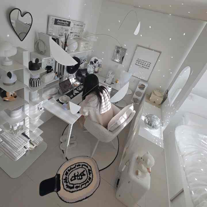 ＃コラボマーケット＃コンスープ記録＃今日の庭 

＃今日の家のコラボマーケット＃デスク

50万ビューの多くの愛を受けた 
ピンズトレドスノー✨️

再入荷予定待っていたピンズトレドを
明日からただ、4日間だけ特別割引で会えます。

モングルのコーデュロイ生地が見るだけでも
気分が良くなるデスクを完成させます。 

車輪がないので、よりきれいなスノー
360度回転で生活防水で、より便利で衛生的です。 

SNS売り切れ欄と呼ばれるピンズシグネチャーチェアホイールレスバージョン、スノー 

優しい背もたれが長時間座ってもソファのような快適さを
提供してくれてインテリアオブゼロもグッドグッド🤍

毎回少量入荷されるリミテッド製品だから 
単独割引機会を逃してはいけませんか？

🎁今日の家のコラボマーケットスケジュール
1ウォン23日〜1月26日 

購入者の追加特典
通常価格187,000ウォン🔜割引販売価格169,000ウォン無倍！

50文字以上のフォトリビュー作成時、参加者全員ギフティコン贈呈（～1/31までレビュー作成、フォーム参加者に限る）

2個以上同時購入時、6万ウォン相当「ファブリッククリーナーキット」贈呈

🎁購入はプロフィールリンクに歩きます。

@finj_living

＃今日の家＃今日の家コラボマーケット＃コラボマーケット＃デスクチェア＃ダイニングチェア＃ダイニングテーブルチェア＃ホームカフェチェア 
＃寝室の椅子＃寝室の飾り 
#ゴールデンチェア #cozymood #sns大ランテム 
＃ホームスタイリング＃デスクチェア＃デスクテリア＃デスクを飾る＃子供部屋を飾る