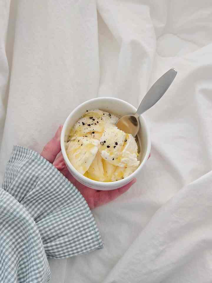 ☁️トゥゲザーにオリーブオイル+塩コショウガルガル
なんておいしいです🤍
。
。
。
＃コンスープ記録集＃今日の私たちの家＃家で最も忙しい 
＃ジップコック＃ジップコックライフ＃ハウススターグラム 
＃布団おすすめ＃マティラ＃マティラ寝具 
＃ホワイトベッド＃ホワイトベッドセット 
＃ホームウェア＃トゥゲザー＃アイスクリーム＃アイスクリームカップ 
#ダイソーボウル #アグリスプーン #デザートスプーン
＃メイド＃コミュニケーション