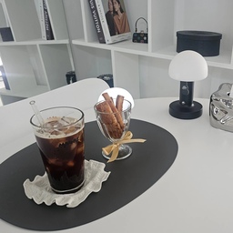 티비보는데 나와서 급 만들어본
식빵러스크🍞
좀 과하게 구워진 듯 하지만 ㅋㅋ
바삭바삭 넘 맛있어요🤎
식빵 처리하기 아주 좋아요🤓
#콘수프기록집 #오늘의우리집
#홈카페 #홈카페인테리어
#아이스아메리카노 #얼죽아
#테이블세팅 #식빵러스크 #화이트선반
#조명 #버섯조명 #렉슨미나