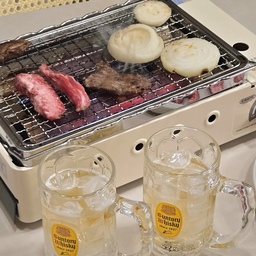 오늘 남편이랑 일본 느낌으로 소고기를 구워서 먹었어요!
빠질 수 없는 산토리 하이볼까지 완벽한 조합이에요🫶🏻
예전엔 가스버너가 안예뻐서
집에서 쓰기 정말 싫었는데
이렇게 예쁜 아이보리 컬러의 버너를 새로 구입해서
요리해먹는 동안 더 맛있게 느껴졌어요😍
내일이면 출근인데, 다들 맛있는 저녁 드셨나요🤍
#구이바다 #구이바다아이보리에디션 #가정용가스버너 #캠핑용가스버너 #신혼집주방꾸미기 #주방용품추천 #가스버너추천 #가정용그릴 #캠핑용그릴 #신혼부부 #신혼집꾸미기 #일상 #맞팔