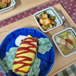 #오홈스토랑 #오늘의우리집 #아침식사 #오므라이스
찬밥이 많아서 아침은 오므라이스로 간단하게
#우드트레이 #포트메리온 