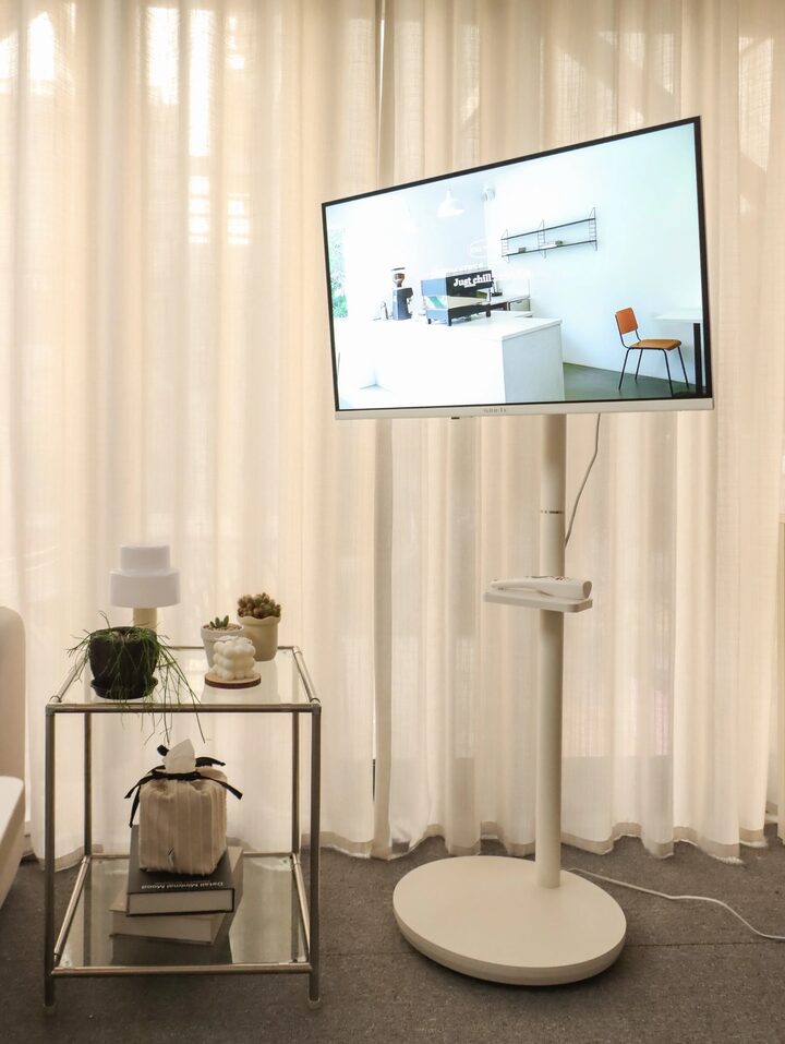 short form carousel card thumbnail