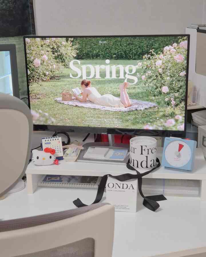 空間に浸透する穏やかなカンマ一つ𓂃⸝⊹。

❝ 𝙤𝙣𝙙𝙖𝙨𝙤𝙤𝙥 • 烏龍茶香固体消臭剤❞

＃製品提供
酷い消臭剤の代わりにオブジェハナトゥク。
アイボリートーンでどこでも感性満載のインテリアが可能ですよ～

ほのかなウーロン茶の香りに
漂白オイルが詰まって心まで快適になる気分～゜₊⊹🍃

特殊コーティングのティンケースと錆び心配なく、
デスク、バスルーム、玄関はどこにも合います。

日常のムードを活かしてくれる心地よい香り。
我が家第一印象を来る森で満たしてみてください𓂃˚₊・♡*.ﾟ



＃かわいいテム最高野³³
＃家の飾り