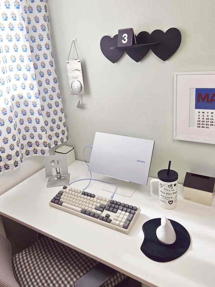 最近冬眠っていた 
消費欲求が目覚めたようです。

私は好みとは別にないと思います。

きれいなら、ただ買ってしまう…
代わりに行を合わせる必要があります🥲

＃コンスープ記録集＃賢明な消費
＃カーテン＃春が来た春＃アルファルーム＃デスクを飾る
＃小さな部屋を飾る＃狭い部屋を飾る＃机を飾る
＃ウォールシェルフ＃ノートブックスタンド＃コンピュータデスク＃ホワイトデスク
＃イナピースクエア＃サーモス＃20フラットインテリア