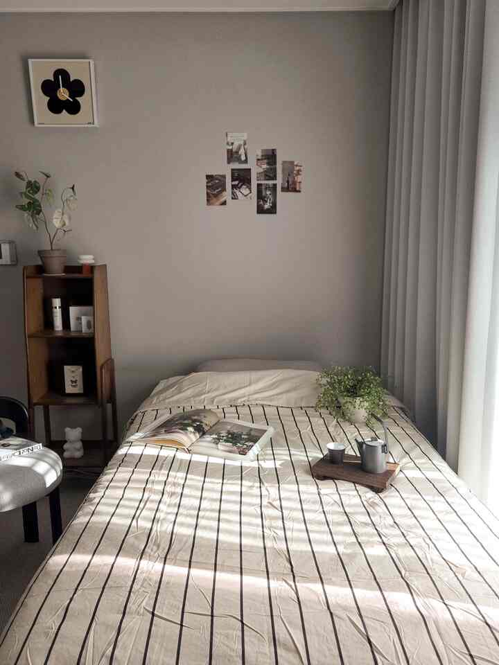 今そろそろ春を迎える寝室🤍


＃今日の私たちの家＃コンスープ記録集＃家の飾り＃ホームデコ＃家の装飾 