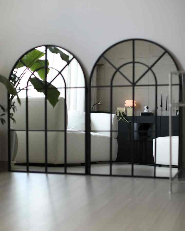 ＃コンスープ記録集＃賢明な消費2

落ち着いたホワイトアイボリーナクリームトン 
明るいソファを大きな塊にして
いろんな想像をして一つずつ組み合わせています。
黒と鉄をのせても調和して見えるように
バランスをとっていっぱいになっています。
何年ものモジュールソファだけを使っています。
他に配置するたびに雰囲気が変わります。
家具を必ず変える必要はありませんでした:)
。
＃ホワイトインテリア＃カサミアソファ＃カサミア＃ナズル＃キャットタワー＃息吹