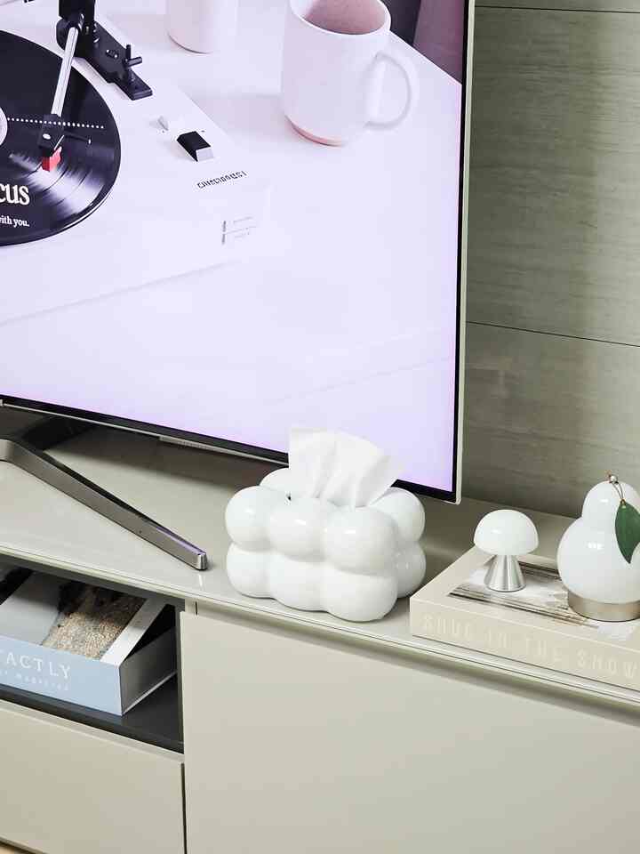 モングルモングルかわいいティッシュケース🤍
フリーマーケットの時に連れて来たのに完全得テム！
我が家の雰囲気とすごいですか？


＃ティッシュケース＃ティッシュカバー＃セラミックティッシュケース
＃休憩ケース＃トイレットペーパーケース＃オブジェ＃オブジェ営業大会
＃モダンインテリア＃インテリアアクセサリー＃今日のガーデン＃
＃かわいいテム最高です＃コンスープ記録集 