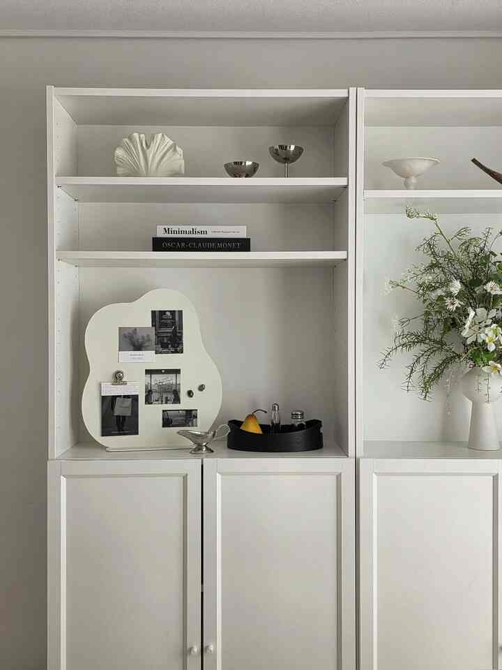 家のインテリアを少しずつ変えていきます。
空間一つ一つ完成するのに最後まで悩んだ空間がビリーでした。
広い下の部屋に何かポイントを与えたいのですが、これもそれも残念で決定できませんでした。
愛情のあるインナージョギングはがきをつけてパーティションを置いてくれるのでこんなに凄くことができません！
ブラック感性なぜこんなにきれいなんだ🖤➿️

インナージョギング#コンパル歓迎