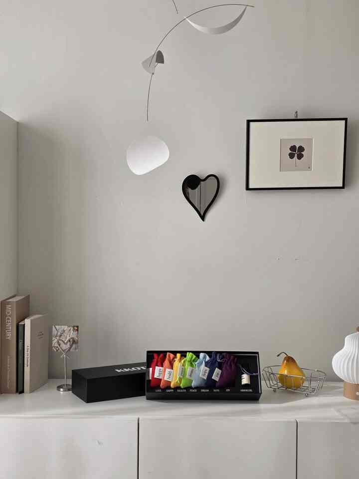 #제품제공 〡@kkotsuni_official

家をきれいに飾ることも重要ですが、
空間で感じられる香りも本当に重要です。

香に敏感な私とそのような私に似た子供たちと一緒に暮らしています。
人為的で強い香りではなく  #천연디퓨저 #피톤치드