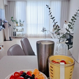 #콘수프기록집 #가성비추천템 #후르츠팟
과일 🍇 보관하기 편한 과일팟이예요~
사과나 무른 과일 넣어놔도 갈변도 적고 
물기도 아래로 빠져서 신선한 과일을 먹을수있어요🩷
색상도 4가지 컬러라 저는 보라,연두,노랑이 세개사서
식구들 각각 외출시 사용하는데  포크가 있으니 
엄청편하네요!!  
과일도 많이 들어가서 하루비타민충전 거뜬⭐️
가격도 너무 저렴한데 최고 가성비템인듯해요^^
#과일팟 #과일도시락 #과일 #샐러드통 #샐러드 
#도시락 #휴대용과일통 #휴대용샐러드통 
#주방용품 #도시락통 #과일통 #주방 #살림템 
