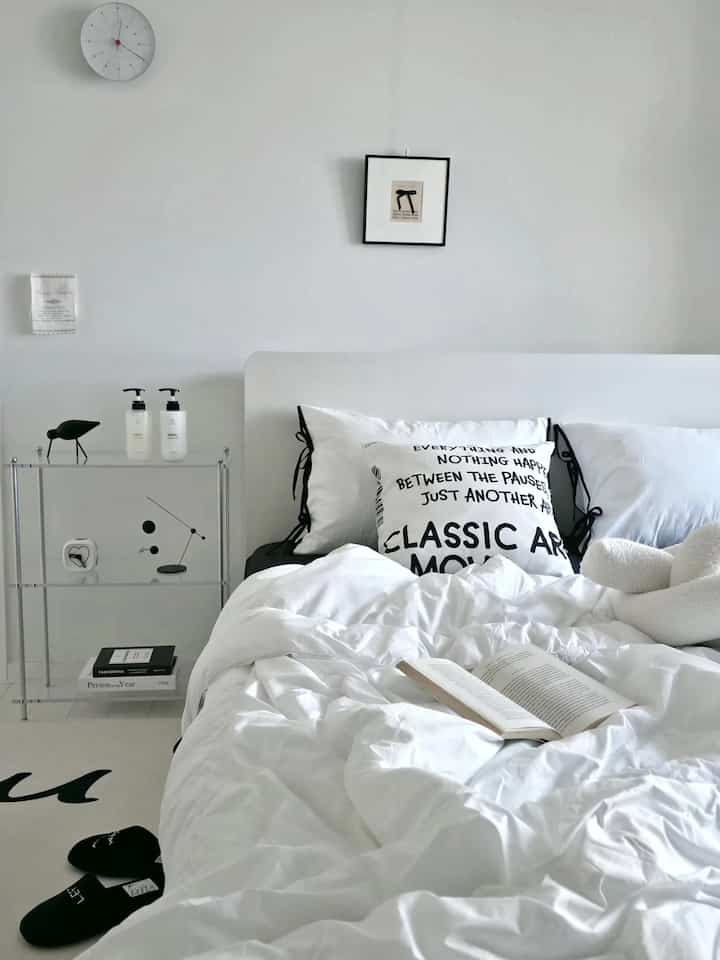 きれいな白い寝具に交換して寝室を整理したら、
タンニクボディ用品は以前から使用されていますが、ライラックとマスクの香りが隠れていてとても好きです〜
最近は肌がたくさん乾燥していて気持ちが悪くなりました。

＃寝室を飾る＃寝室のインテリア＃寝室＃寝室の家具＃新婚寝室＃新婚旅行＃新婚旅行＃新婚家の装飾＃セルフインテリア＃収納ベッド＃ホワイトインテリア＃ボディ用品＃浴室用品＃ボディウォッシュおすすめ＃ボディウォッシュ＃ボディローション＃30フラットインテリア＃タンニク＃ホテル寝具＃ベッドインテリア＃ベッドのおすすめ＃収納ベッド＃布団セット 