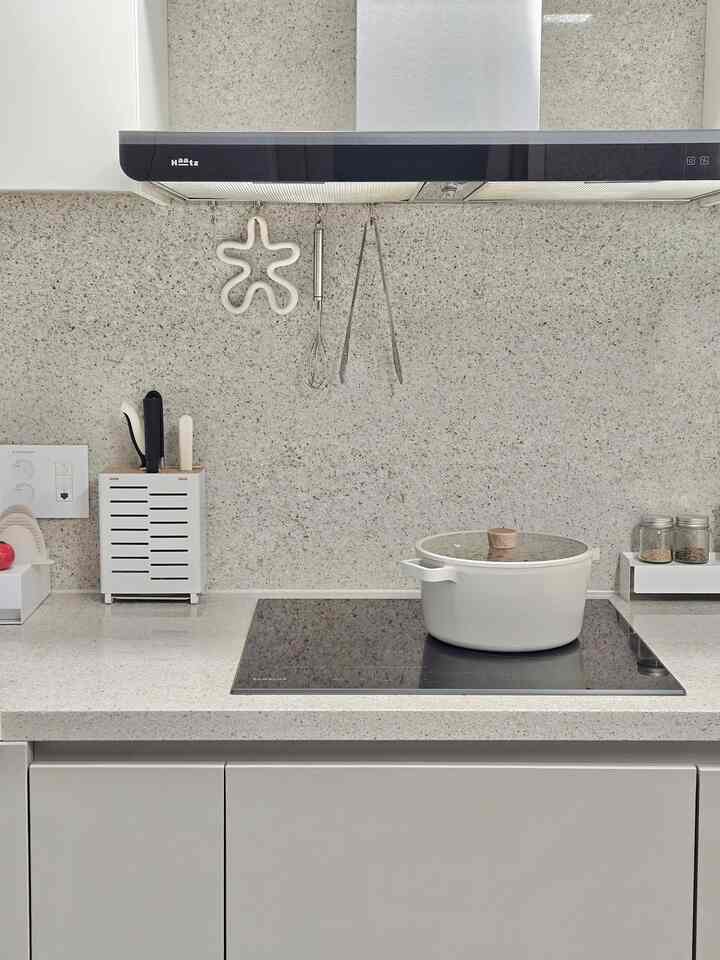 ＃コンスープ記録集 
ぴったりしたいキッチンがありました。
今回五感レビュー当選されて
すでに宅配便を受け取るつもりです。 

（商品到着したらフィードに載せてみます！🤭）

＃サリムサル＃キッチンテム＃キッチン用品＃インテリア 
＃キッチンインテリア＃今日の家＃キッチン飾り
＃ミニマルキッチン＃ミニマルインテリア＃きれいなインテリア
＃ベージュキッチン＃ベージュインテリア＃アイボリーインテリア
#キッチン用品おすすめ #キッチンテム #サリムテム #サリムテムおすすめ
＃新婚旅行の装飾＃新婚旅行のインテリア＃30フラットインテリア
＃メイド＃コミュニケーション