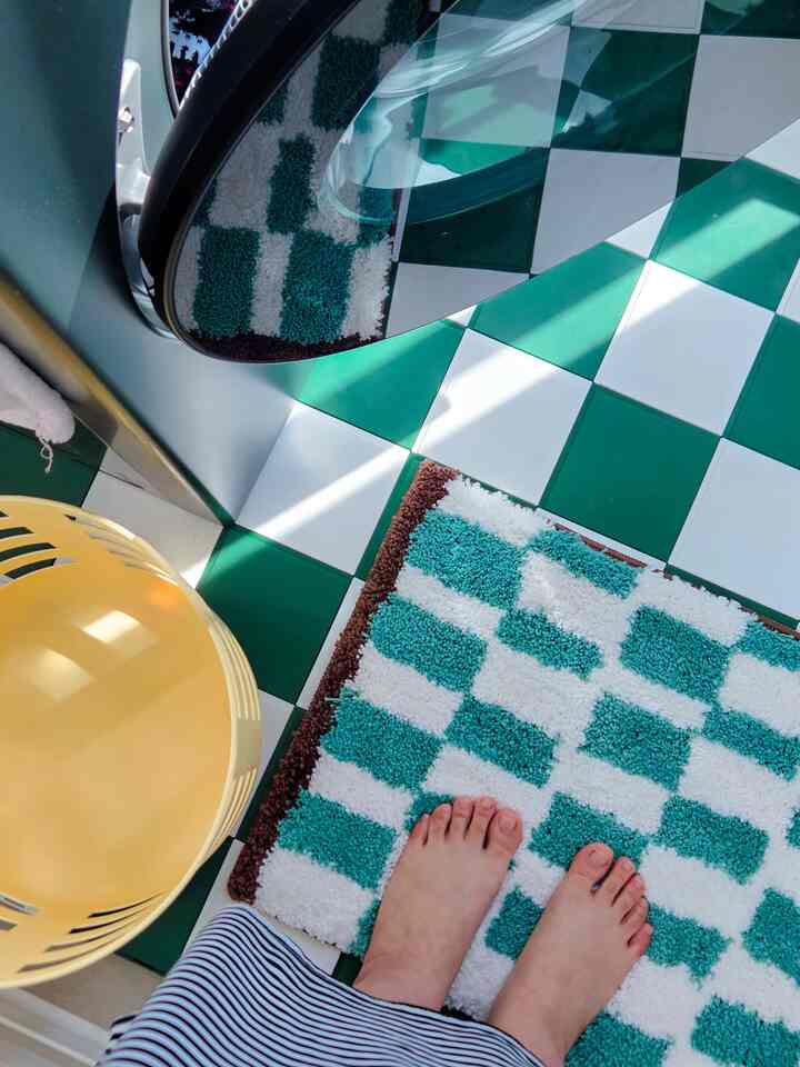 ＃ベランダを飾る緑の緑で飾った＃ベランダランドリールーム 
私の家は拡張型なので、別にベランダはありません。
＃お茶のベランダがありますが、乾燥機を置いて書いています！
後で引っ越したら、ぜひベランダキャンプをやってみたいです💚


＃ベランダタイル＃デコタイル＃チェックデコタイル＃デクタイル
＃ランドリールームインテリア＃今日のガーデン＃ランドリールーム＃ 