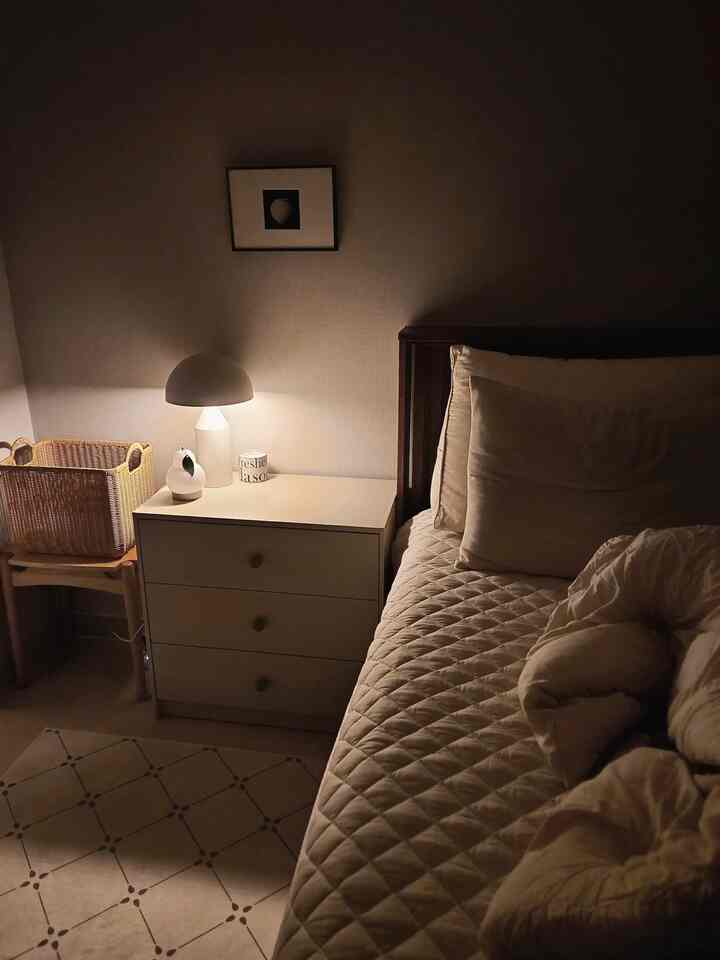 スマート電球は最高の賢明な消費💡

さまざまな色で調整でき、
何よりタイマー機能は 
子供を寝かせてこっそり出るとき最高！


＃コンスープ記録集＃賢明な消費
＃照明＃寝室照明＃寝室飾り＃スマート照明＃マーケット雨照明
#無線照明 #e14 #イケア #20平台アパートインテリア 
＃ラージキングベッド＃IKEA収納状 