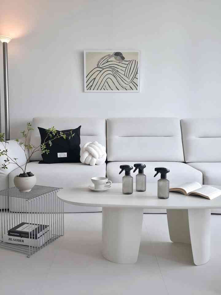 外出して家に入ったとき
空気からリラックスすればいい気持ちまで落ち着くでしょう☘️

片栗の森をそのまま盛り込んだ
トゥルーギャラリー清油香扁平ウッドスプレーギフトセット
空間にほのかに浸透しながらも過度に長く残る香りなので、最近毎日手が行くアイテムです。

ソファやクッション、カーテンなどに軽く振りかけると
家の中でいっぱいの澄んだ森の空気のように広がりながら
一日中気持ちいい残響が続きました。
本品に詰め替えまで計5種だから長く使えて心配成分7種類の不検出だから安心！

パッケージもきれいでスタイリッシュなデザインだから
家や新婚プレゼントでも気軽にいいと思います✨

＃ルームスプレー＃ルームスプレー推奨＃香り＃香り推奨＃繊維香水＃繊維スプレー＃ホワイトインテリア＃モダンインテリア＃コンスープ記録集＃家の贈り物＃新婚の贈り物＃家の贈り物におすすめ＃香り

