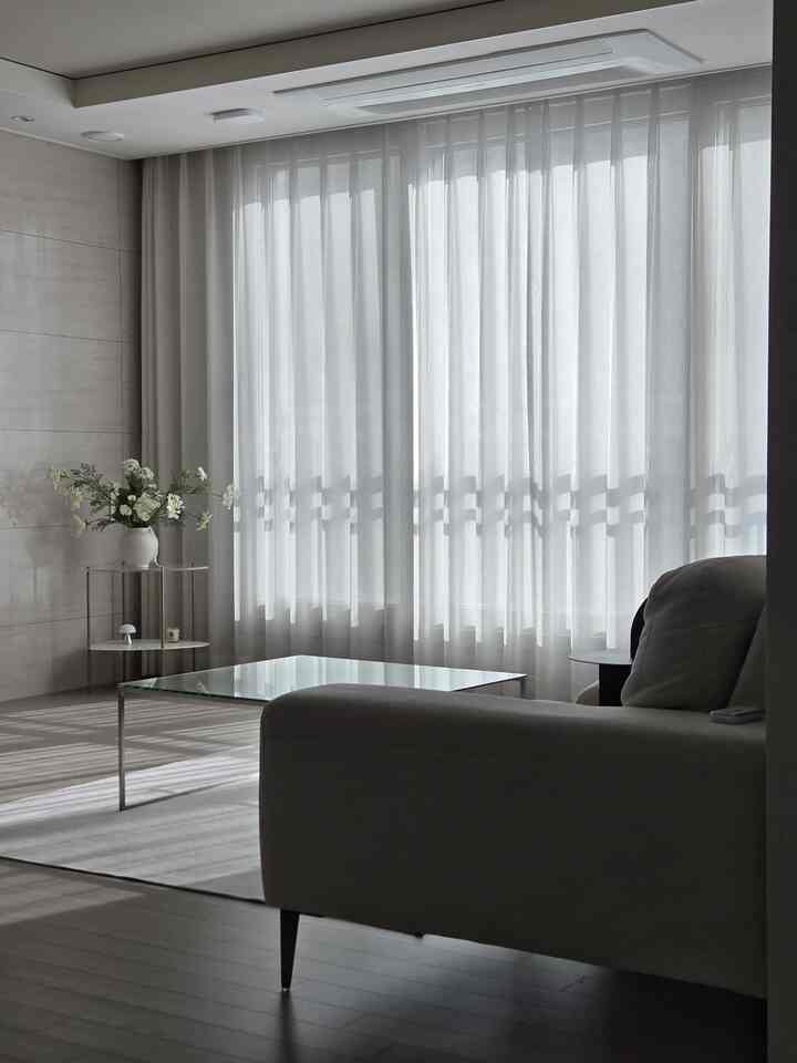 桜見物はよくできました🌸
年に一度だけのチャンスラ週末早くから桜狩りに行ってきました。
去る土曜日に日も良くて、屋外でコーヒーも飲み、コウモリたちも見てヒーリングワン🫧🪽
・
＃今日の家＃インテリアノウハウ＃家の装飾＃コンスープ記録集＃モジュールソファ＃リビングテーブル＃ショパテーブル＃照明＃スタンド照明