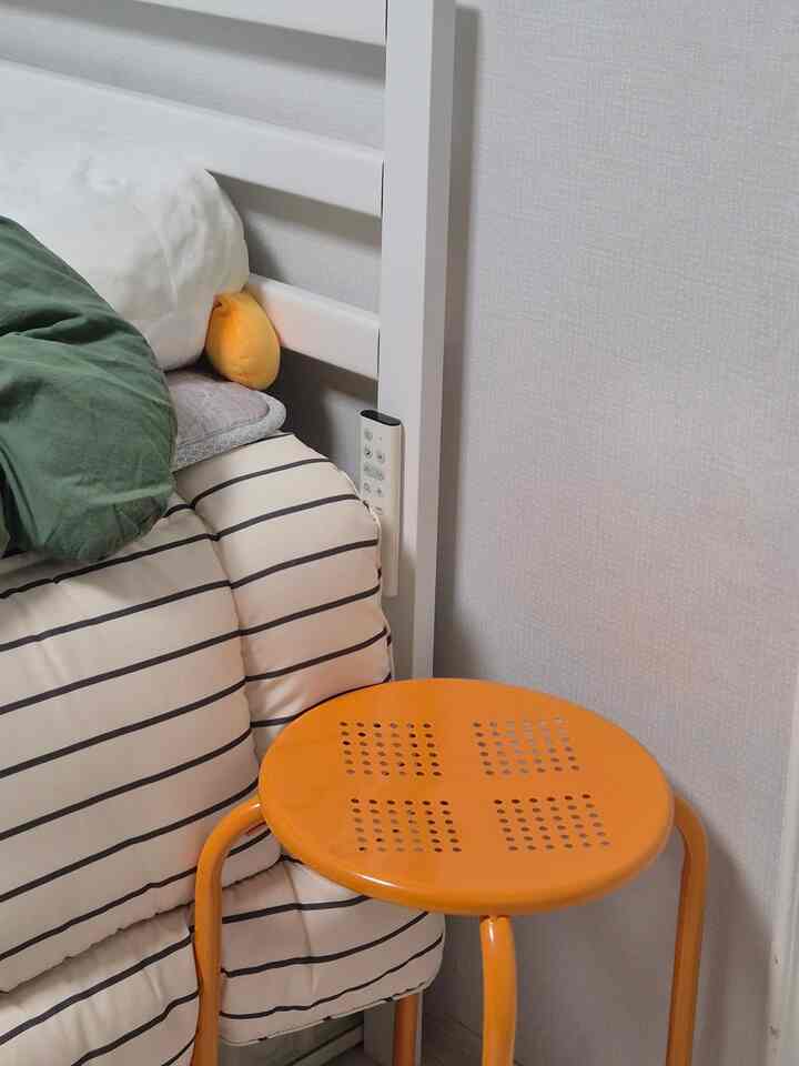 #春ワーム

春ならイエロー、ピンクもいいけど🤔
私は暖かいクリーム色が最もよく似合うと思います☺️
暖かい春の日差しが気持ちよく感じられる最近ですね〜

 ＃ラン選手が＃部屋を飾る＃自家製の装飾＃セルフインテリア＃ワンルームインテリア＃ミニマルライフ＃ホワイトインテリア＃ベッドルームインテリア＃インテリア飾り＃ホームスターグラム＃ホームスター＃ホームデコ＃ベッドフレーム＃鉄フレーム＃ホワイトベッド＃ブランチブラザーズ＃枕＃サイドテーブル＃コラボレーション＃照明インテリア
