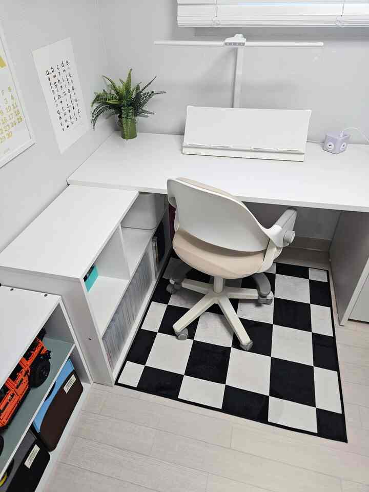 

新郎ワル～毎回変わりますが、いつも似ているようです。

うん、そうです。

#コンスープ記録集 #インテリアノウハウ
＃子供のラグ＃チェアラグ＃チェッカーボードドラッグ＃コスチュームラグ
＃小学生ルーム＃小さな部屋＃ブラックインテリア＃コーナーデスク