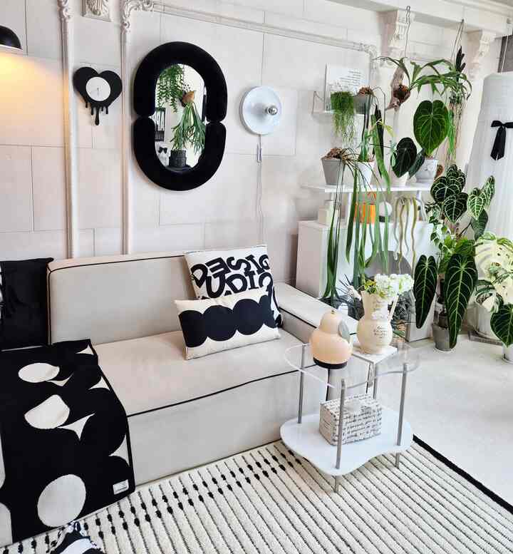 昨日食べすぎて寝たら消化しない朝ですよ😂
電話を忙しくして写真集を整理してください。
似たような写真が多すぎて整理するのに時間があります。
週末にはフォン整理を続けるべきだと思います😂
幸せな週末を送ってください😍

＃今日の私たちの家＃コンスープレコードハウス＃リビングルーム＃リビングルームガーデン＃リビングガードニング＃ホームガードニング＃屋内庭園＃フランテリア＃私たちの家のフォトゾーン 