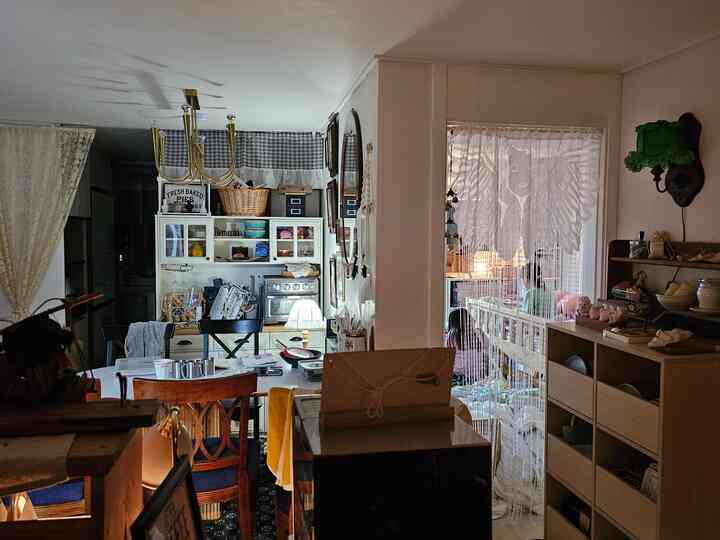 ＃あらゆる種類のビンテージホームカフェ＃あらゆる種類のビンテージ＃コンスープ記録
＃インテリアノウハウ＃私たちの家フォトゾーン＃今日のシーン
＃ビンテージムード＃ホームカフェを飾る＃ビンテージインテリア
＃ビンテージ小道具＃ビンテージ＃ポリン＃プレートアレンジメント＃プレートラック 
#vintage #vintageinterior #homecafe
#カフェ #コーヒー #ongodvintage #mood

 ホームカフェ+ヴィンテージムード=いろいろな種類のビンテージ✔️

少しずつ気に入ってまとめられている
あらゆる種類のビンテージホームです。

Cozy、Lovely、Vintageの雰囲気に変身～！ 
コージーな感じの雰囲気を演出してみたかったです。 🤎🤍
小さなアイデアを集めて変えたホームカフェスペース。
どうですか〜？ 🙊🤎🚪

「家全体がホームカフェ」の家にしたい
最近、いろいろな種類の子供を使っている「いろいろな種類のビンテージ」です。 
🤍🤎🤍

▪︎リセントビーンズビュッフェ収納場
▪︎ビビエントブランテンバテーブル＆ベンチ
▪︎イアン家具ティンバー収納場 
▪︎ポリンビンテージファインプレートラック
▪︎ドロンギプリマドンナSコーヒーマシン
▪︎IKEAオールドニング調理ツール
▪︎ダイソーもやし指圧マッサージ

♡====================♡
      
       [コージー+ヴィンテージ=Lovely]

「私は年齢ではなくヴィンテージになります」
Io Non invecchiando, divento vintage.

I enjoy decorating my home.

ロマンチック、ホワイト、ウッド、シェビー、コージー、ラスティック..🤍
最近、私はこれらのヴィンテージの言葉に浸っています。 🤍🤎

ヴィンテージムードを愛する私にとって
ヴィンテージは私に幸せそのもの、私のすべてです。

if you love vintage.. 
▪︎On.God.Vin.T.G▪︎

＃あらゆる種類のビンテージ＃あらゆる種類のビンテージホーム＃ビンテージインテリア 
＃ビンテージ＃ホームカフェ＃ホームスタイリング＃ホームカフェインテリア 


    Happy ON.GOD Vintage time.
        :)♥︎

♡==============================♡

 《あらゆる種類のビンテージホーム》
   フランスヴィンテージムード〜

   パリカフェ。
   :)♥︎

いろいろな種類のヴィンテージが飛び交う…♥︎
ヴィンテージムードが興奮した…♥︎
《On.God.Vin.T.G》