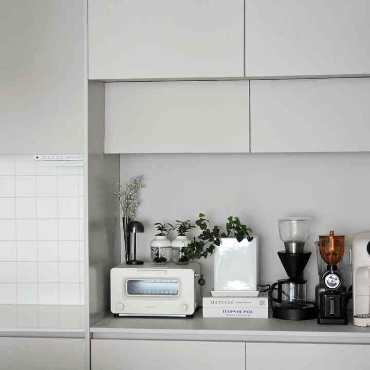 コーヒー香。ソルソル週末にはコーヒーメーカーで余裕を持って〜 


＃コンスープ記録集＃エフェイオスメーカー＃キッチンインテリア＃サリムサルリ 

