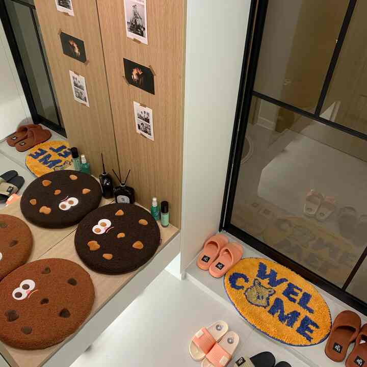 #예쁜템최고야 #콘수프기록 #현관인테리어 #현관꾸미기 #콘수프기록집 

玄関はかわいい女の子でいっぱい飾る🤎