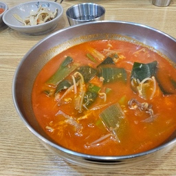 #콘수프기록집 #현명한소비 #소비 #콘수프기록 #콘수프 #콘수프챌린지 #챌린지 #챌린지참여 #소통 #소통해요 #소통 #맞팔 #맞팔환영 #맞팔해요 #맞팔선팔 #맞팔소통 #맞팔환영해요 #4월 #3일차 #3일차기록
안녕하세요.
얼마전에 육개장 먹고 왔는뎀
요기는 별루네요 😅