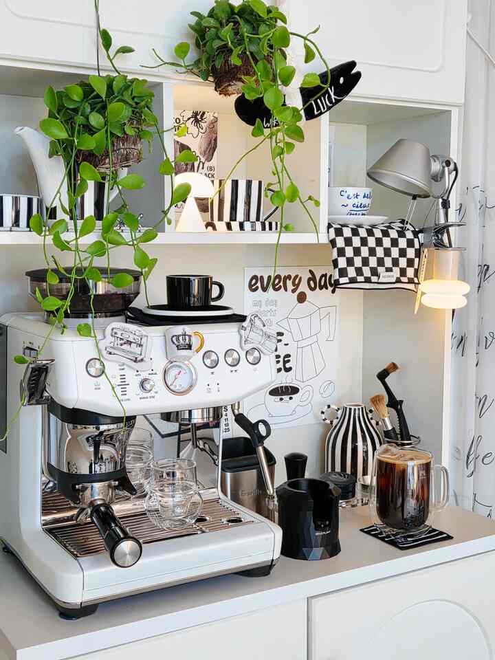 耐熱ガラスカップアアナラテ飲むのはとてもきれいなグラスです🧉
実は昨日ここにビールも飲んでいました🍺🍻
コーヒーや飲み物ビールまで飲んでも綺麗なグラス
1+1って賢い消費当たり👍

＃賢明な消費＃コンスープの記録集＃コーヒー用品＃ブレビル＃ブレビル876＃ブレビルコーヒーマシン＃キッチンインテリア＃キッチン装飾＃耐熱ガラスカップ 