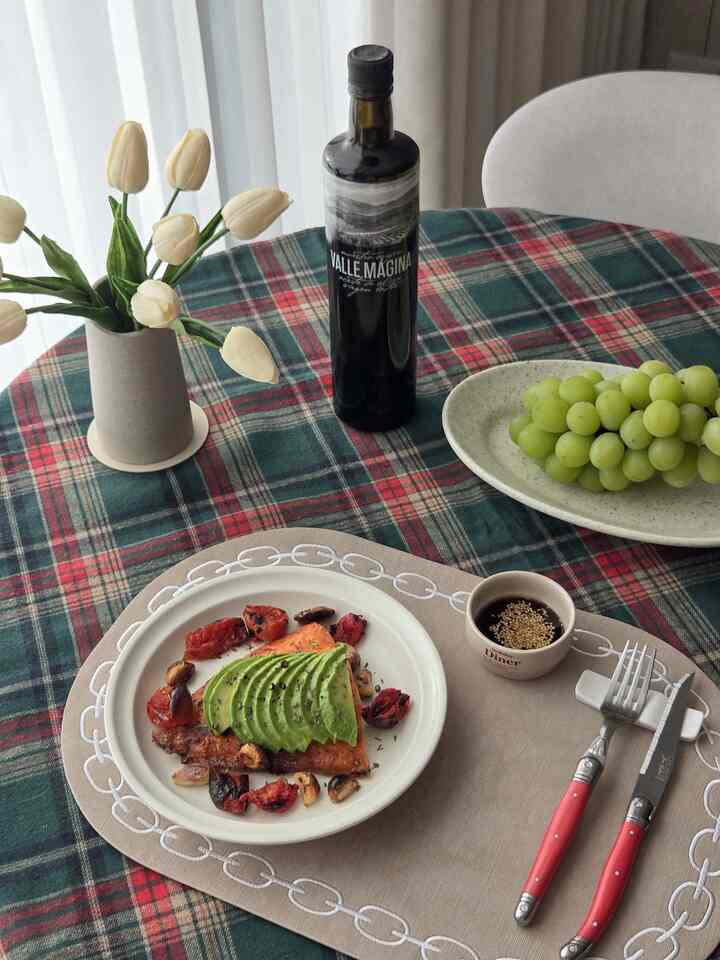 春に2つのきれいなチェックテーブルボー💚 
しかし、次の冬のためにしばらくこんにちは😍

＃今日の私たちの家＃コンスープレコードハウス＃リビングルームのインテリア＃ホームデコ＃ホームスタイリング＃家の装飾 