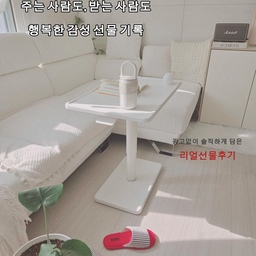 #실패없는선물추천
직접 써보니 만족도 200%라 
주변에 막 소문내고 싶은 것들만 가져왔어요! 🎁
센스 있다는 소리 들을 수 있는 '실패 없는 선물' 리스트, 
가볍게 구경해보세요.
🥤 든든한 일상 단짝, 텀블러
가장 실용적인 걸 찾으신다면 역시 텀블러죠. 
가방에 쏙 들어가는 귀여운 사이즈부터 
손잡이 달린 스타일까지 
디자인도 다양해서 고르는 재미가 있어요.
물 마실 때마다 선물해 준 사람 마음이 느껴져서 
더 기분 좋은 아이템이에요.
☕️ 홈카페 감성 뿜뿜, 모카포트
집에서 커피 내리는 시간이 힐링인 분들께 이만한 게 없죠. 가스레인지 위에 두기만 해도 유럽 노천카페 분위기가 나고, 
캡슐 커피와는 또 다른 진한 맛이 매력이에요. 
인테리어 오브제로도 찰떡이라 정말 추천해요!
🌿 싱그러운 반려식물, 아스파라거스 나누스
깃털처럼 보들보들한 잎이 정말 매력적인 식물이에요. 
관리가 쉬워서 초보 집사들도 부담 없고, 
테이블 위에 올려두면 공간에 생기가 확 살아나거든요. 
플랜테리어 선물로 완전 강추해요!
🥣 삶의 질 상승템, 스프컵
의외로 내 돈 주고 사긴 아깝지만 
받으면 매일 쓰게 되는 꿀템이에요. 
따끈한 스프는 물론 
요거트나 시리얼을 담아도 예뻐서 
식탁 위가 화사해져요. 
화이트나 베이지 톤으로 고르면 호불호도 없어요!
전부 제가 애정하는 것들이라 어떤 걸 골라도 실패 없을 거예요! 🧡
#인테리어소품 #방꾸미기 #홈스타일링 #화이트인테리어 #내돈내산 #리얼후기 #선물추천 #집들이선물 #홈카페 #모카포트 #스프컵 #플랜테리어 #식물집사 #텀블러 #맞팔 #감성인테리어 #다다하루 