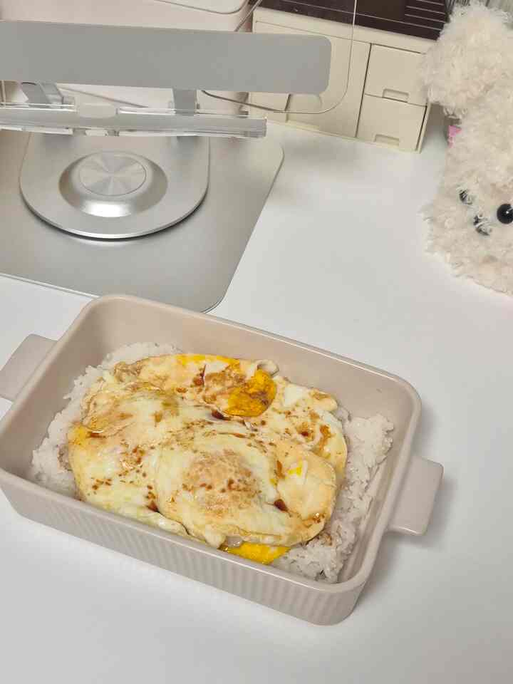 しょうゆ卵ご飯久しぶりに食べました〜
簡単に食べるのがとても良いですね・Μ・



#今日の私たちの家¹ ＃ケース＃ライブラリ＃デスク＃大きなダイニングテーブル