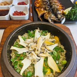 #오홈스토랑 #전복
든든 솥밥