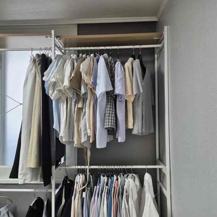#コンスープ
#今日の私の家

今週の天気は突然暑くなりました。
冬服は芽を入れて、夏服は芽を出しました。
何日も洗濯機＆乾燥機だけ何回回したのか。
苦労して暑い天気ですが、体を飛ぶようですね。

＃ドレスルームインテリア＃ドレスルームハンガー＃ドレスルーム装飾＃ドレスルーム整理＃ドレスルームオープン＃ドレスルーム収納＃クローゼットの整理のヒント＃衣類の部屋の整理＃衣類の部屋の収納＃衣装のインテリア＃衣類の家具＃ハンガーのインテリア＃ハンガーのワードローブ＃ハンガーのお勧め＃ハンガーの収納＃跡の家具＃自家製の必需品