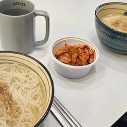 #콘수프기록집 #현명한소비 #소비 #국수 #김치 #콘수프기록 #콘수프 #콘수프챌린지 #챌린지 #챌린지참여 #소통 #소통해요 #소통 #맞팔 #맞팔환영 #맞팔해요 #맞팔선팔 #맞팔소통 #맞팔환영해요 #5월 #5일차 #5일차기록
안녕하세요.
소면 익혀서 멸치국수 먹었네요 ㅎㅎ