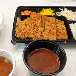 #콘수프기록집 #현명한소비 #현명한소비템 #소비 #콘수프기록 #콘수프 #콘수프챌린지 #챌린지 #챌린지참여 #소통 #소통해요 #소통 #맞팔 #맞팔환영 #맞팔해요 #맞팔선팔 #맞팔소통 #맞팔환영해요 #5월 #7일차 #7일차기록
안녕하세요.
얼마전에 돈가스랑 쫄면 먹었어요 ㅎㅎ