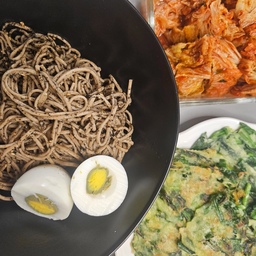 #우리집포토존 #냠냠 
메밀국수 👍 
