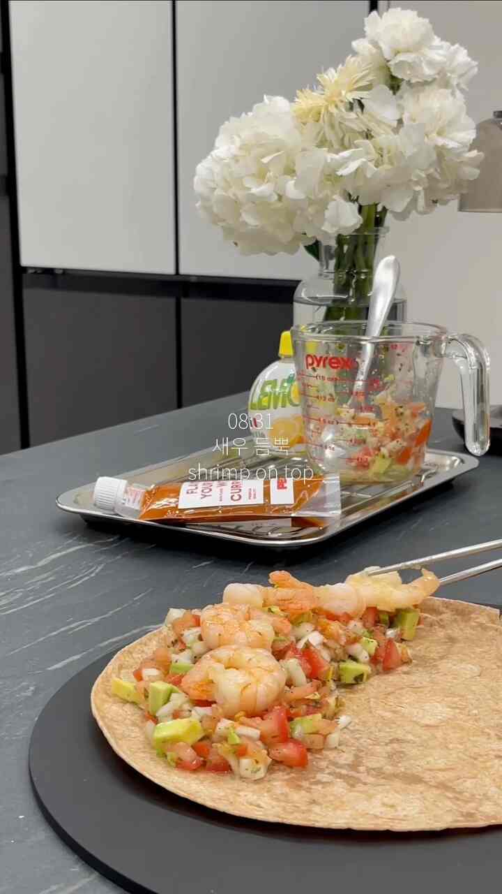 久しぶりに晴れた空に気持ちも爽やかです☀️
ブランチ作りちょうどいい日でしょうか？ 🌮

今日は鶏の胸肉カリータコラン
えびたこを作って食べました。
本物のグルメ感がしっかり出てきたようでした！

簡単に作ったのに
手がずっと行く味なのでよく食べようと思います🤍

みんな朝元気でおいしく手に入れましたか？ 👀



＃コンスープ記録集＃今日の私たちの家＃モーニングルーチン＃週末に最も忙しい＃週末ブランチ＃ホームカフェ＃ホームカフェインテリア＃キッチンインテリア＃キッチン装飾＃ブランチレシピ＃ブランチプレート＃ブランチメニュー＃ブランチタイム＃フェスト＃家畜の日常＃おがくず＃おがくず記録＃おにぎり料理＃30ピョンデインテリア




