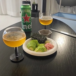 🥑아보카도 너무 많이 사놔서
처리할겸 ㅋㅋ
아보카도에 와사비 김 싸서 간장 찍어 먹으면
참치회 느낌 나는거 아세요?ㅋㅋㅋ
남편은 자기스타일 아니라고🥶
제 입이 특이한건지 전 맛있더라구요ㅋㅋ
#콘수프기록집 #오늘의우리집 
#오데뜨접시 #모듈트롤리 #헤즈로
#거실테이블 #블랙테이블 #예쁜테이블
#테이블추천 #아보카도 #맥주안주 #명란요리
#센느파리 #와인잔 #집들이선물 #신혼부부선물
#선물추천
