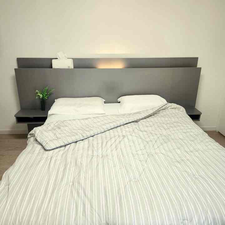 
6月中旬なのに、夜に寝るときどんどん汗をかいてイブリダ冷感パッドと冷感枕カバーを購入しました。
イブリダは赤ちゃんのベッドパッドを知るよりが発見したブランドですが、いずれも国内直接生産に高温で洗濯後発送してすぐに使えるというメリットがありますよ！  #냉감패드 #침구추천 #내돈내산 #만족템 #추천템 #모던 #화이트 #화이트우드 #우드 #각티슈커버 
